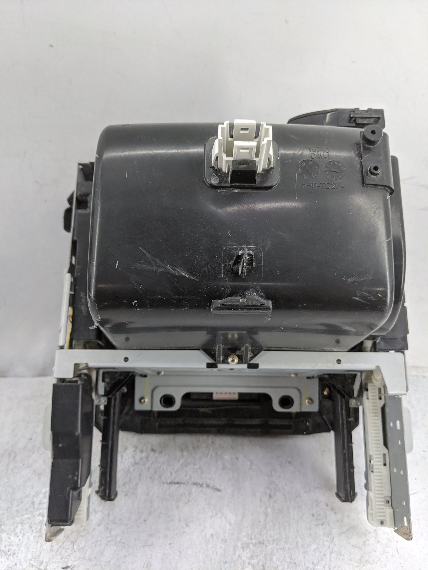 2016 Gmc Yukon Information Display Screen - Oemusedautoparts1.com