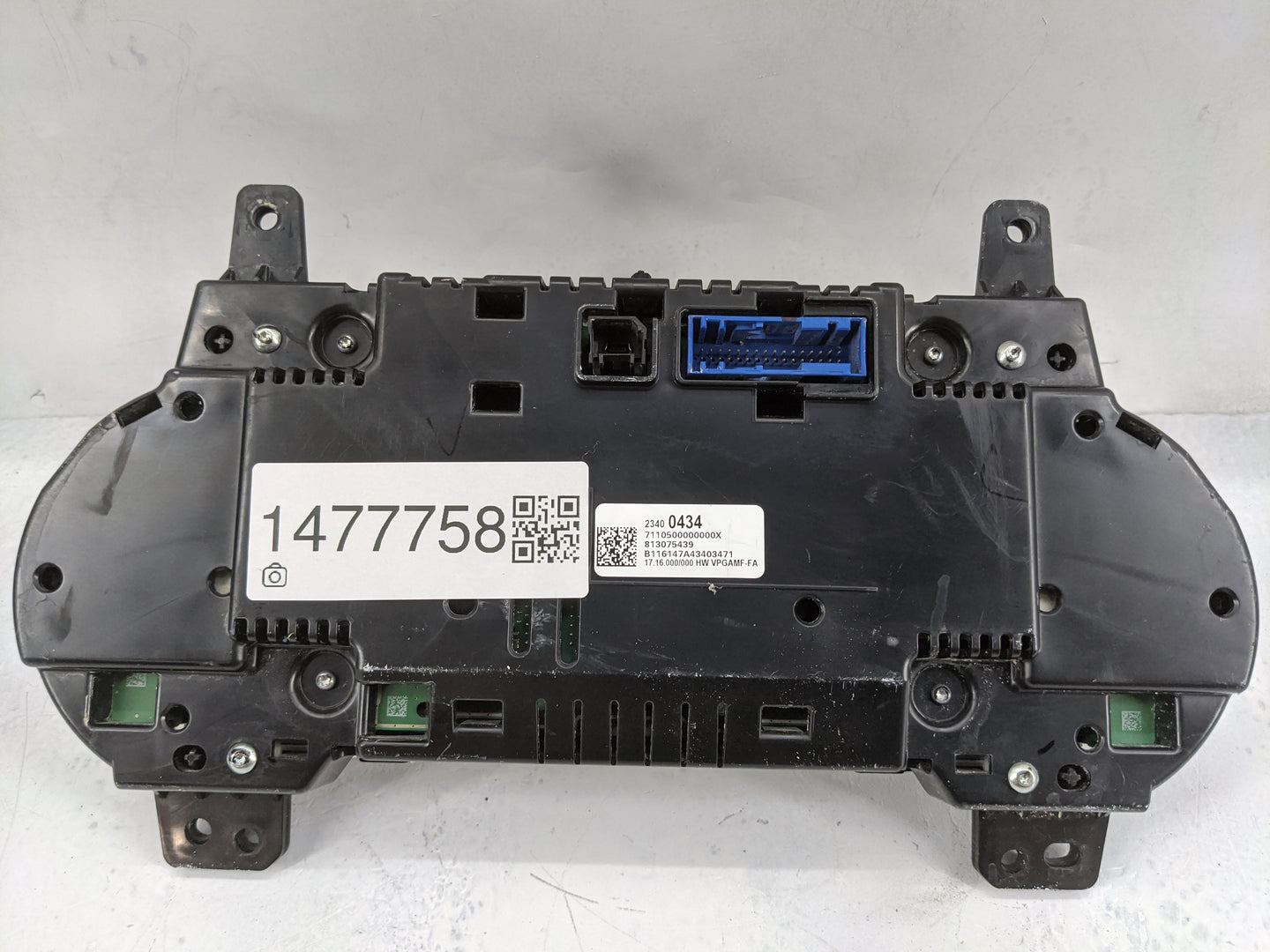 2016 Gmc Yukon Instrument Cluster Speedometer Gauges P/N:23400434 7110500000000X, 813075439, B116147A43403471 Miles: Fits OE