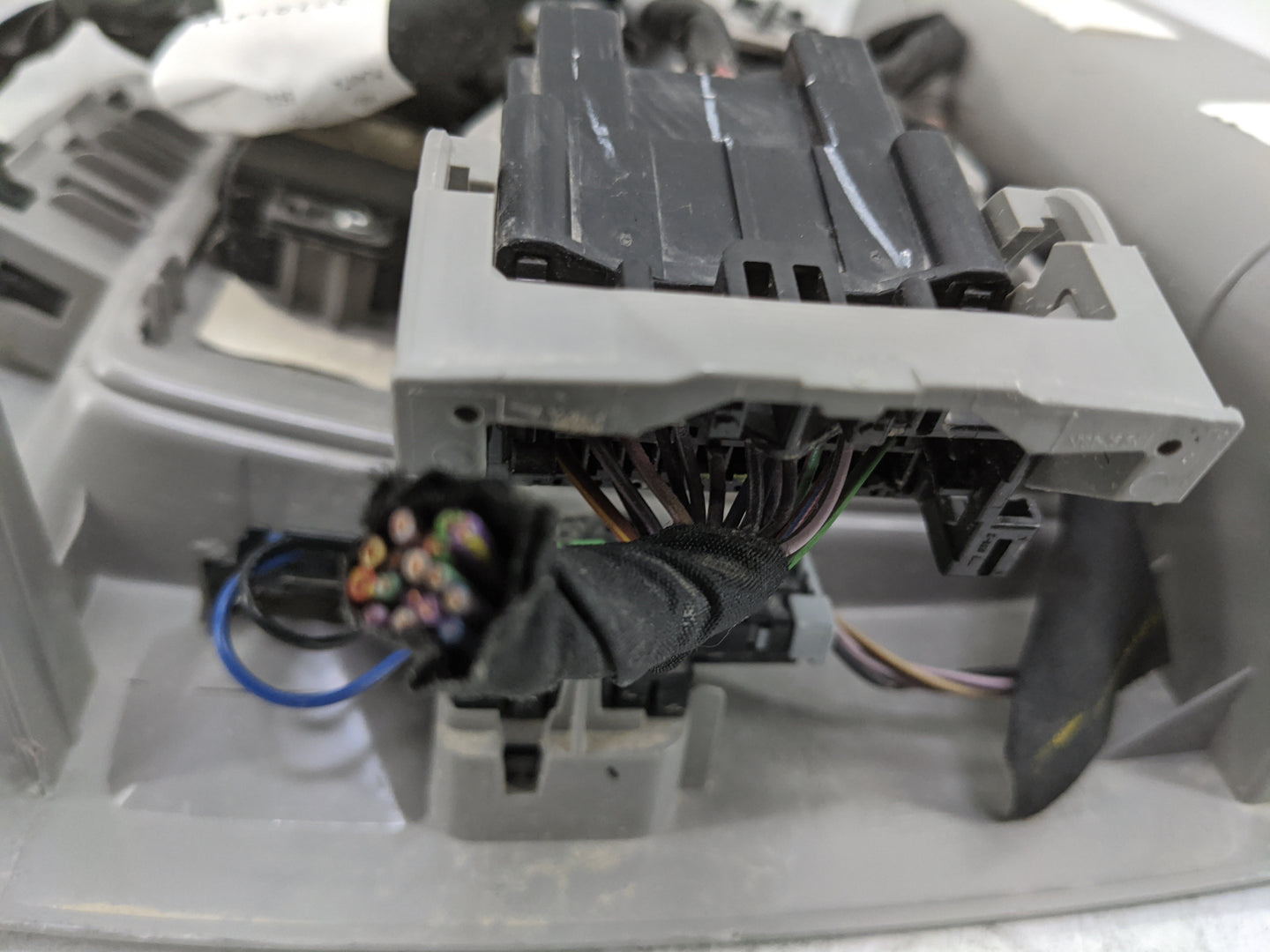 2015-2020 Gmc Yukon Overhead Roof Console Tan 1478136 - Oemusedautoparts1.com