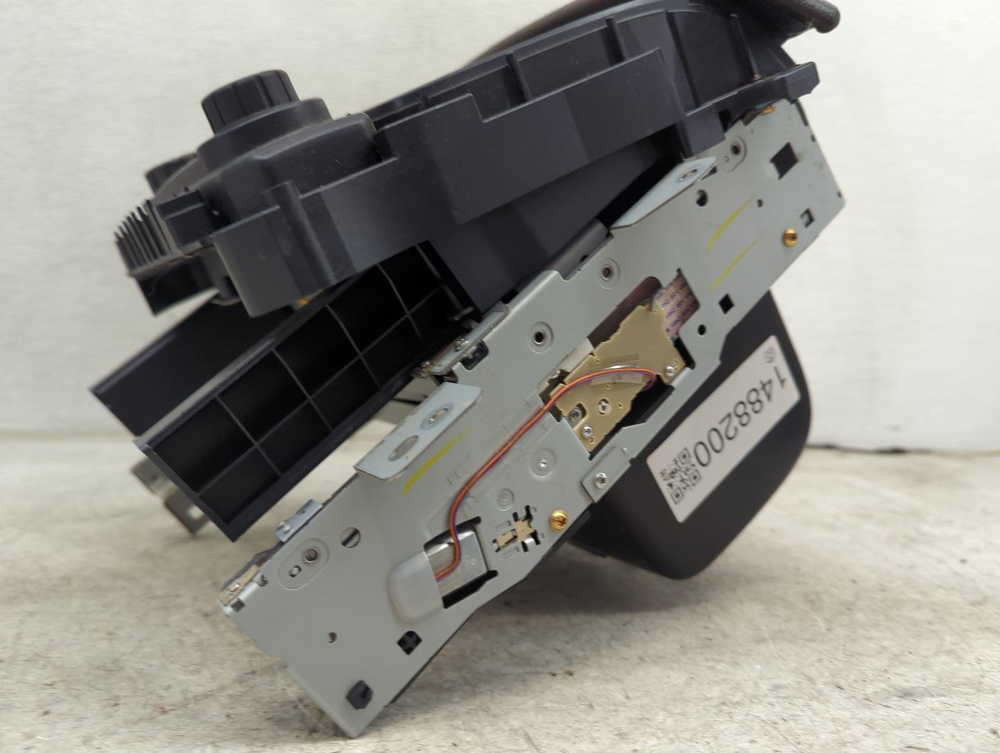 2016-2016 Gmc Yukon Radio Control Panel - Oemusedautoparts1.com