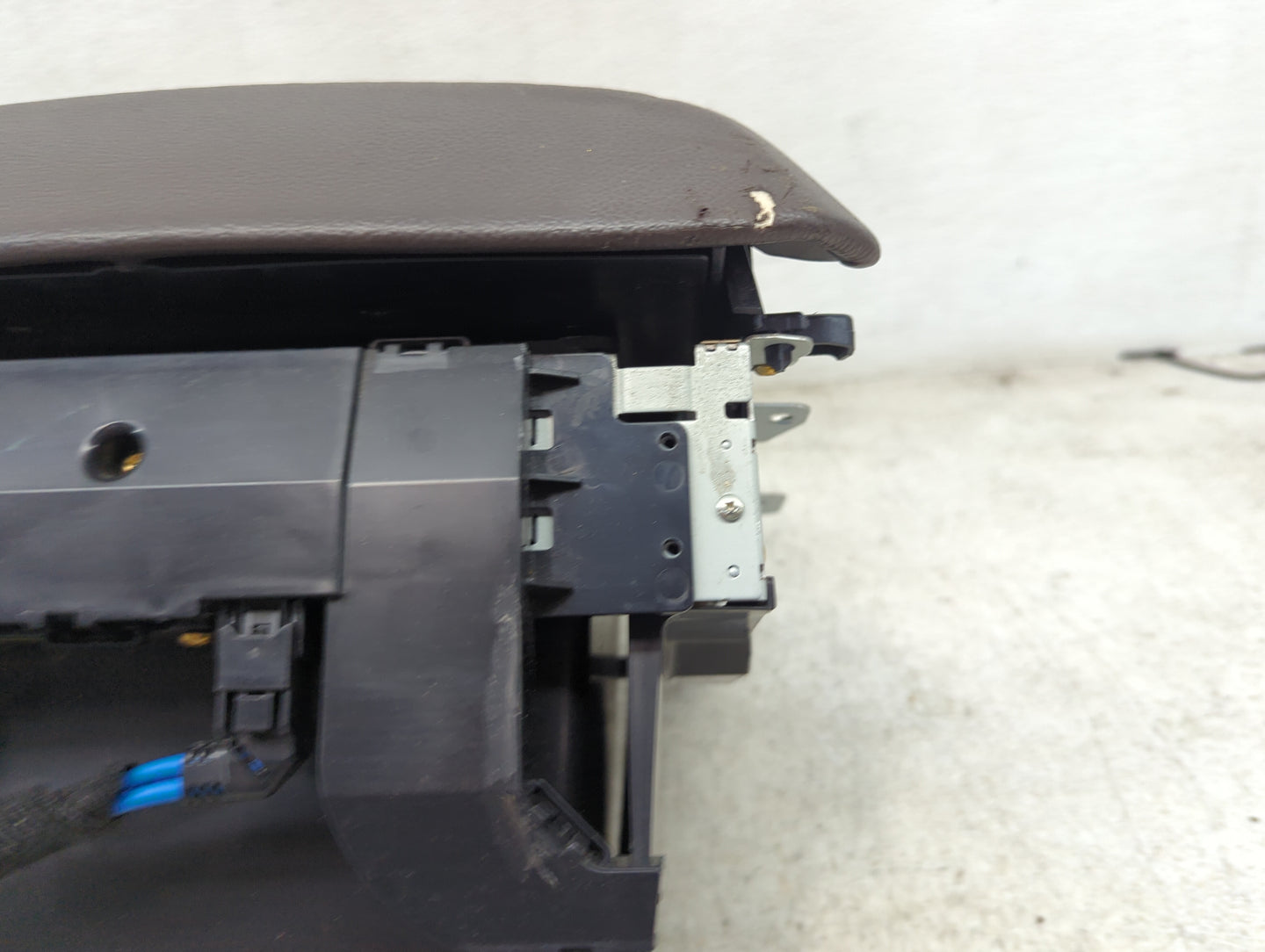 2016-2016 Gmc Yukon Radio Control Panel - Oemusedautoparts1.com