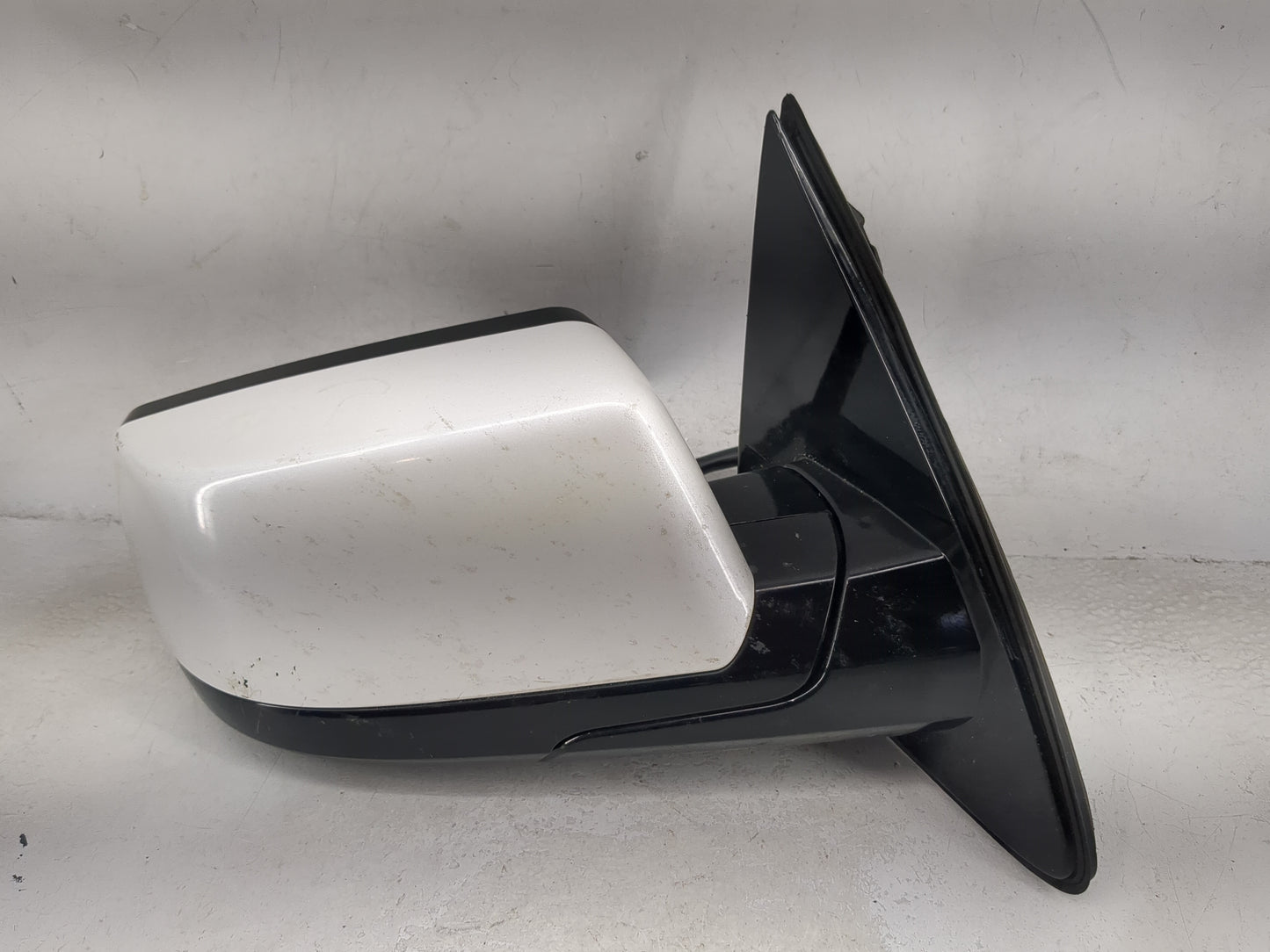 2015-2020 Gmc Yukon Passenger Side View Mirror - Right Door Mirror OEM Used - Oemusedautoparts1.com
