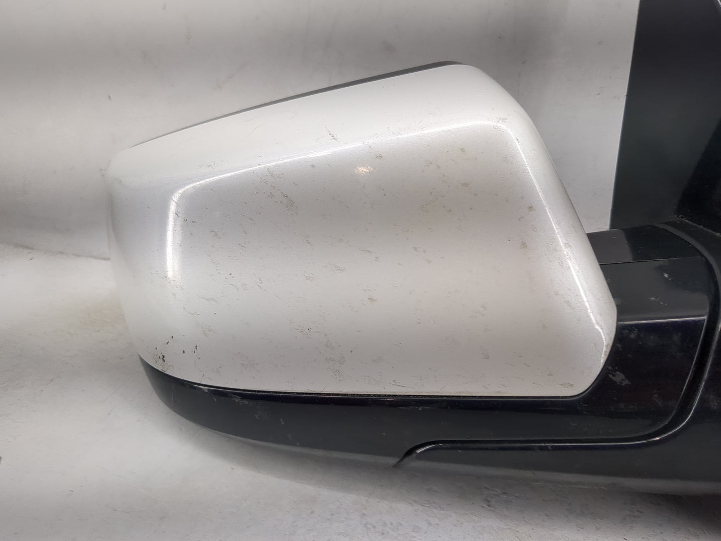 2015-2020 Gmc Yukon Passenger Side View Mirror - Right Door Mirror OEM Used - Oemusedautoparts1.com