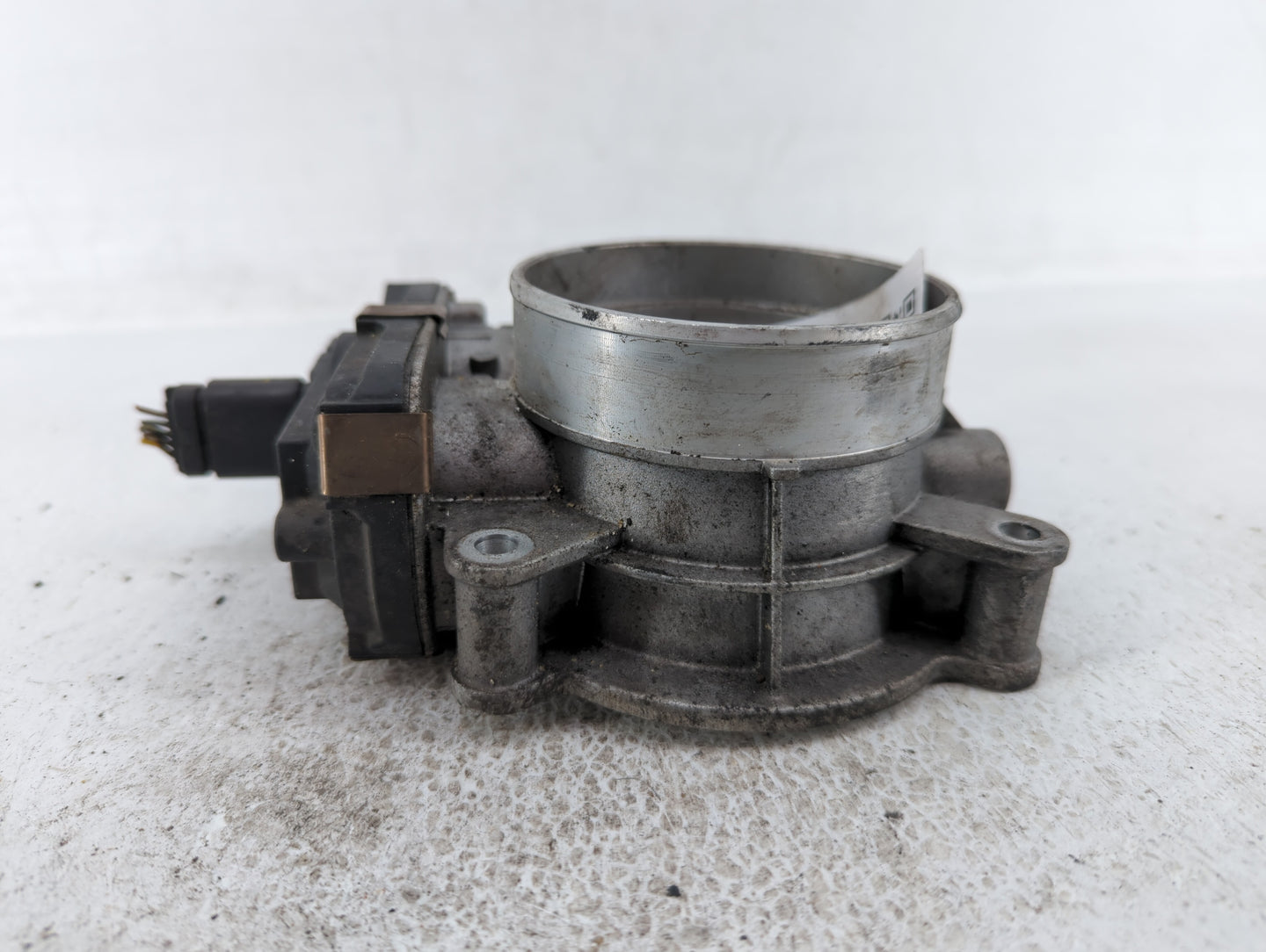 2015-2022 Gmc Yukon Throttle Body P/N:12617792 12678224 Fits Fits 2014 2015 2016 2017 2018 2019 2020 2021 2022 OEM Used Auto