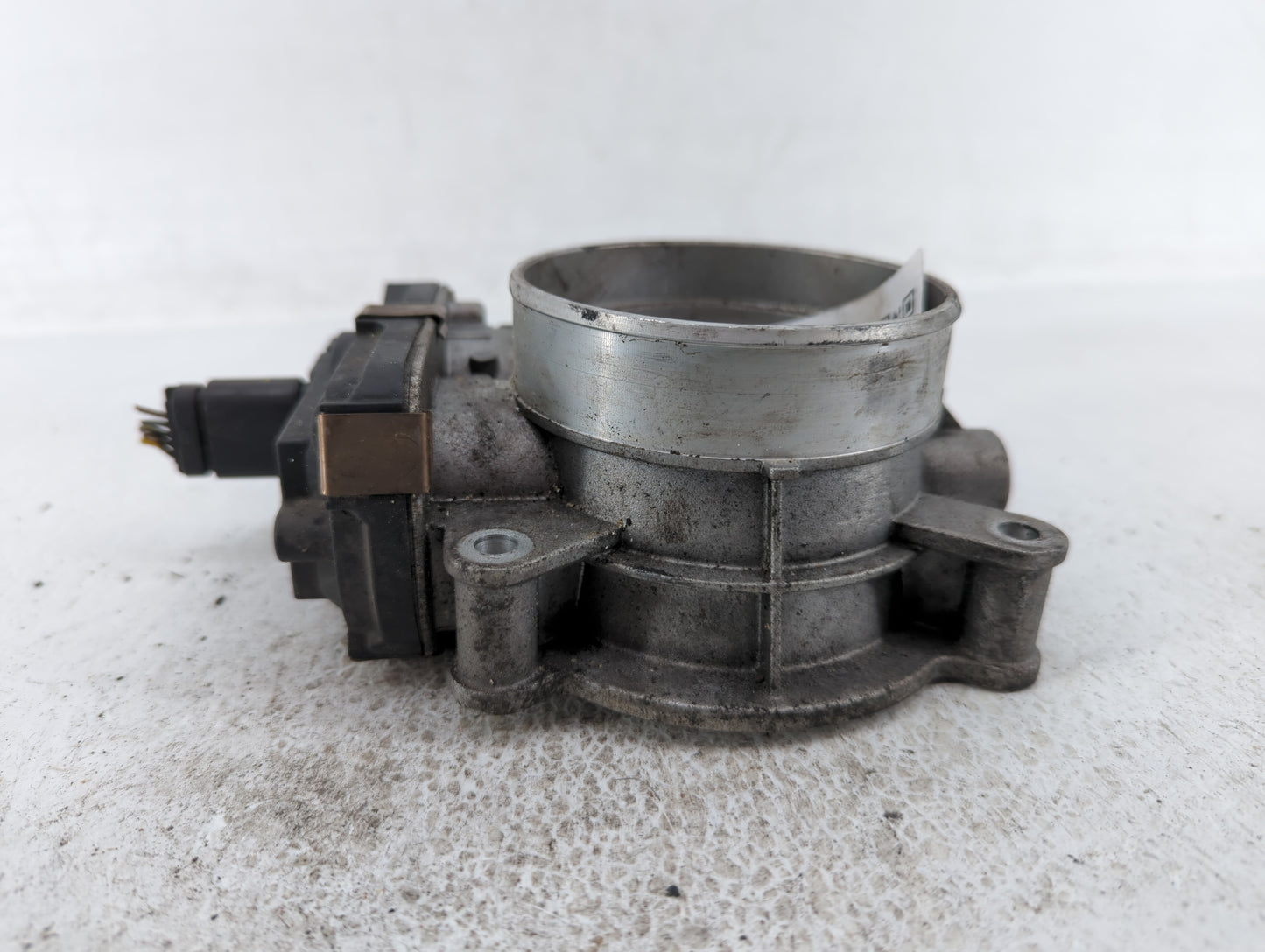 2015-2022 Gmc Yukon Throttle Body P/N:12617792 12678224 Fits Fits 2014 2015 2016 2017 2018 2019 2020 2021 2022 OEM Used Auto