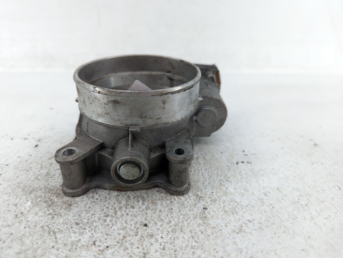 2015-2022 Gmc Yukon Throttle Body P/N:12617792 12678224 Fits Fits 2014 2015 2016 2017 2018 2019 2020 2021 2022 OEM Used Auto
