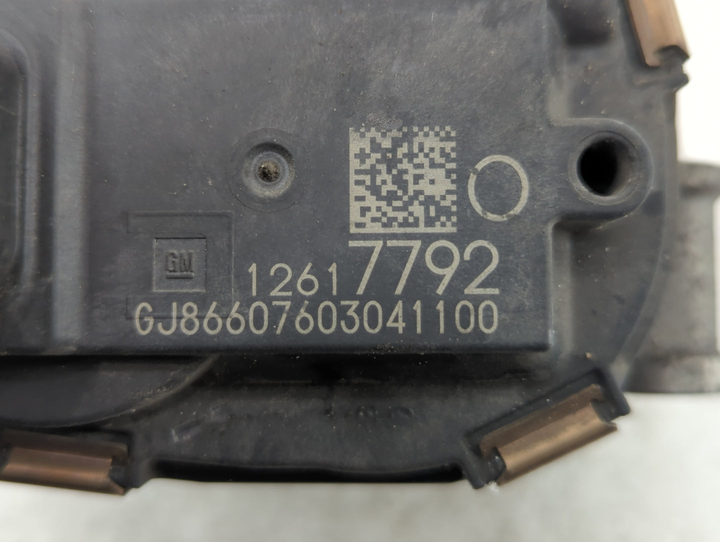 2015-2022 Gmc Yukon Throttle Body P/N:12617792 12678224 Fits Fits 2014 2015 2016 2017 2018 2019 2020 2021 2022 OEM Used Auto