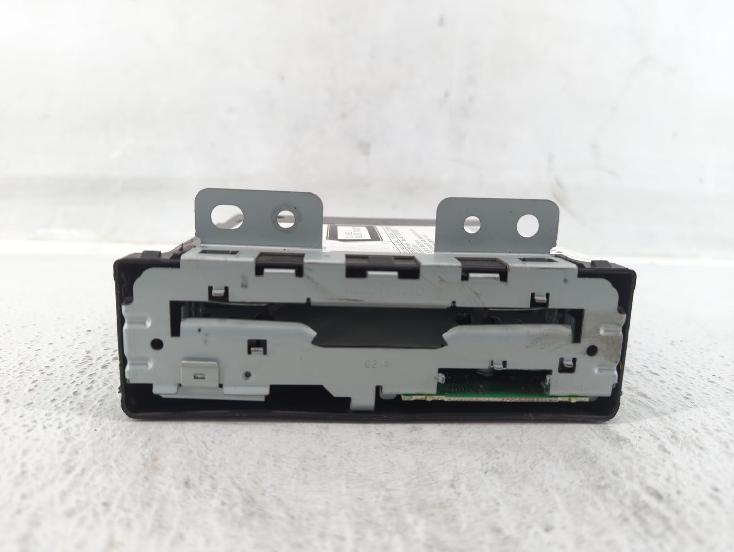 2015-2016 Gmc Yukon Am Fm Cd Player Radio Receiver - Oemusedautoparts1.com