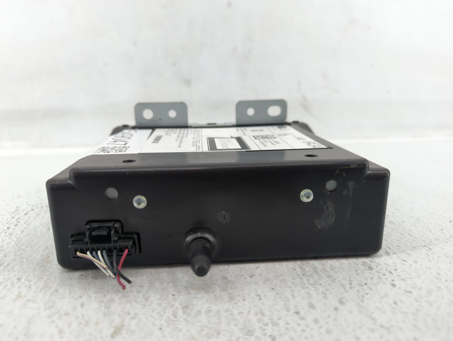 2015-2016 Gmc Yukon Am Fm Cd Player Radio Receiver - Oemusedautoparts1.com