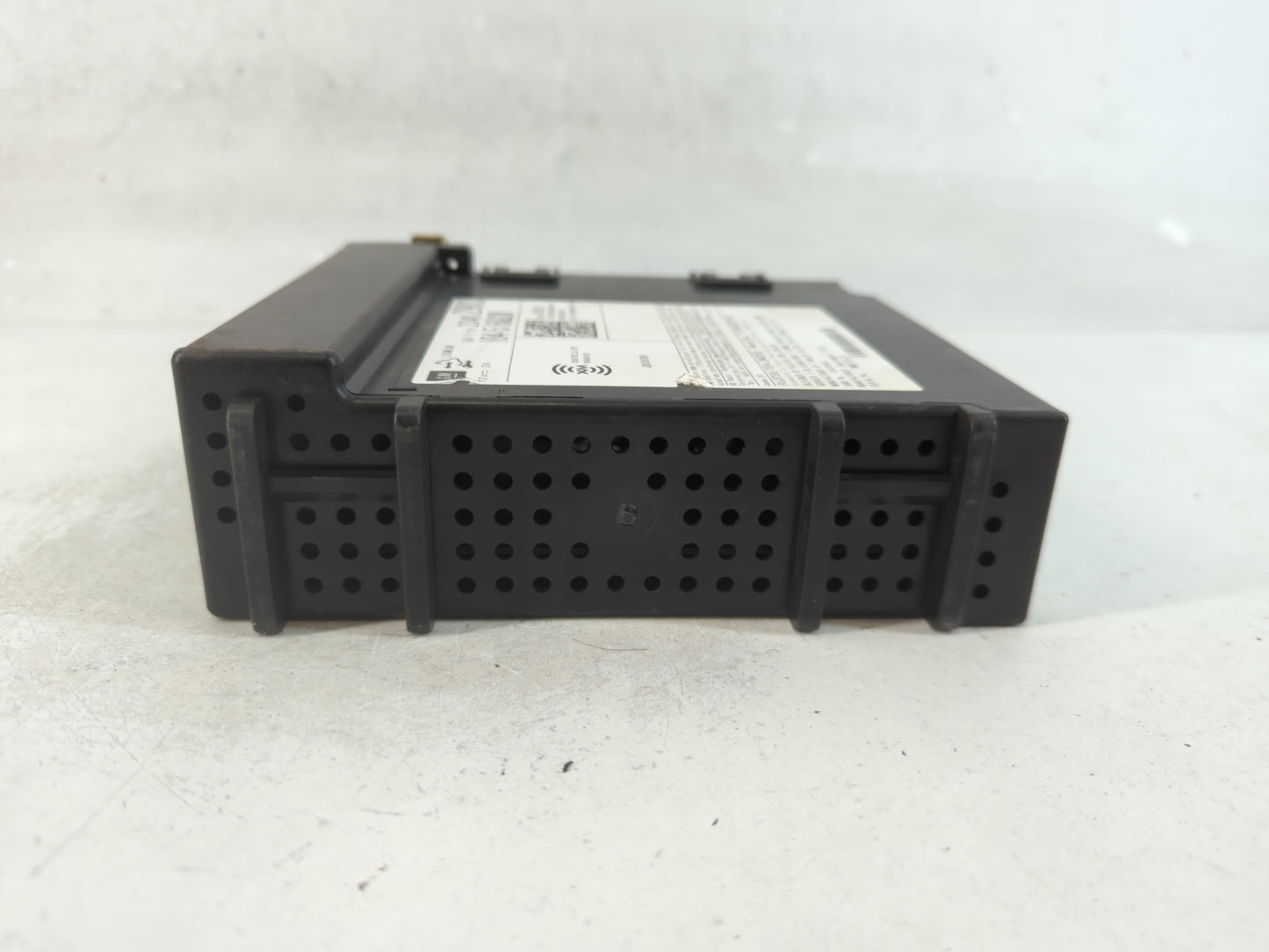 2016 Gmc Yukon Radio AM FM Cd Player Receiver Replacement P/N:23402903 Fits Fits 2017 OEM Used Auto Parts - Oemusedautoparts