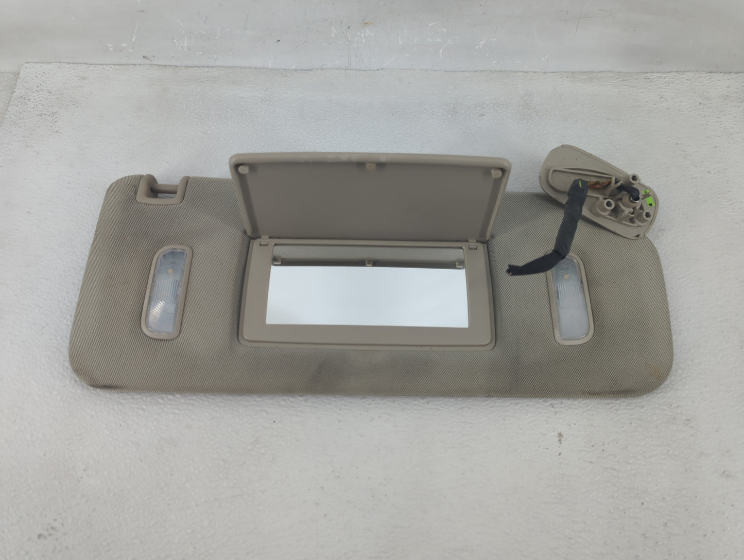 2016 Gmc Yukon Xl 1500 Sun Visor Shade Replacement Passenger Right Mirror Fits Fits 2015 2017 2018 2019 2020 OEM Used Auto P