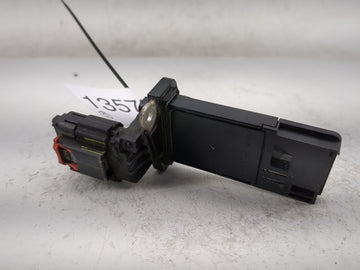 Gmc Yukon Xl 1500 Mass Air Flow Meter Maf Sensor 1357883 - Oemusedautoparts1.com