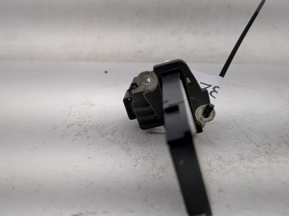 Gmc Yukon Xl 1500 Mass Air Flow Meter Maf Sensor 1357883 - Oemusedautoparts1.com