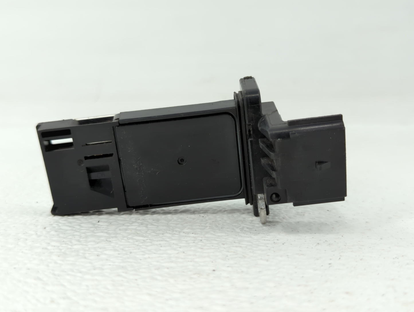 Gmc Yukon Xl 1500 Mass Air Flow Meter Maf - Oemusedautoparts1.com