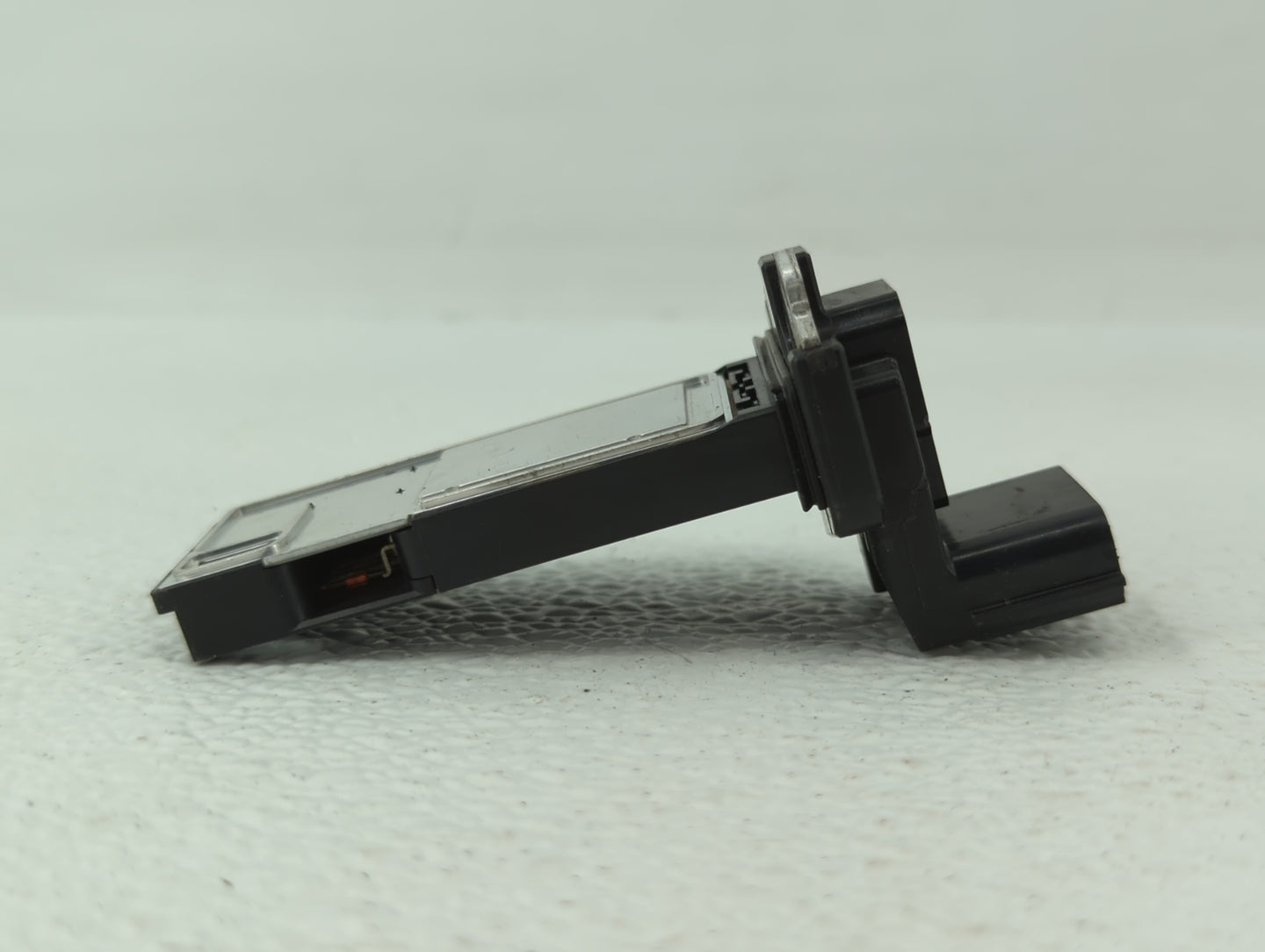Gmc Yukon Xl 1500 Mass Air Flow Meter Maf - Oemusedautoparts1.com