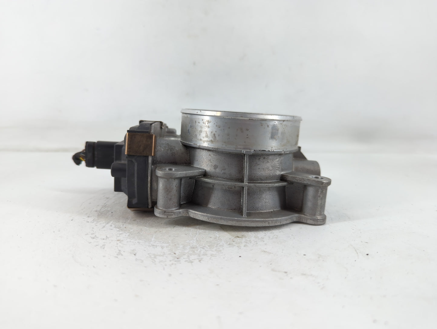 2016 Gmc Yukon Xl 1500 Throttle Body P/N:12617792 Fits Fits 2014 2015 2017 2018 2019 2020 2021 2022 OEM Used Auto Parts - Oe