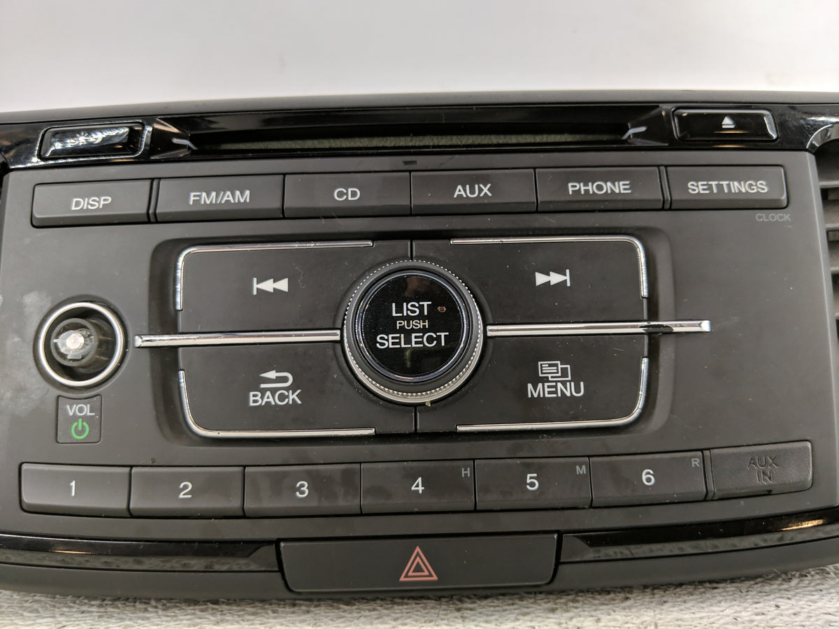 2016-2017 Honda Accord Radio AM FM Cd Player Receiver Replacement P/N:30078782 Fits 2016 2017 OEM Used Auto Parts - Oemuseda