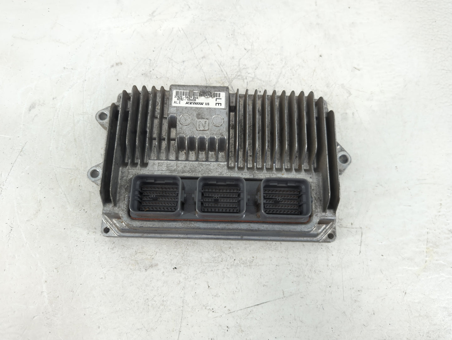 2016-2017 Honda Accord PCM Engine Control Computer ECU ECM PCU OEM P/N:37820-5A0-B44 Fits Fits 2016 2017 OEM Used Auto Parts
