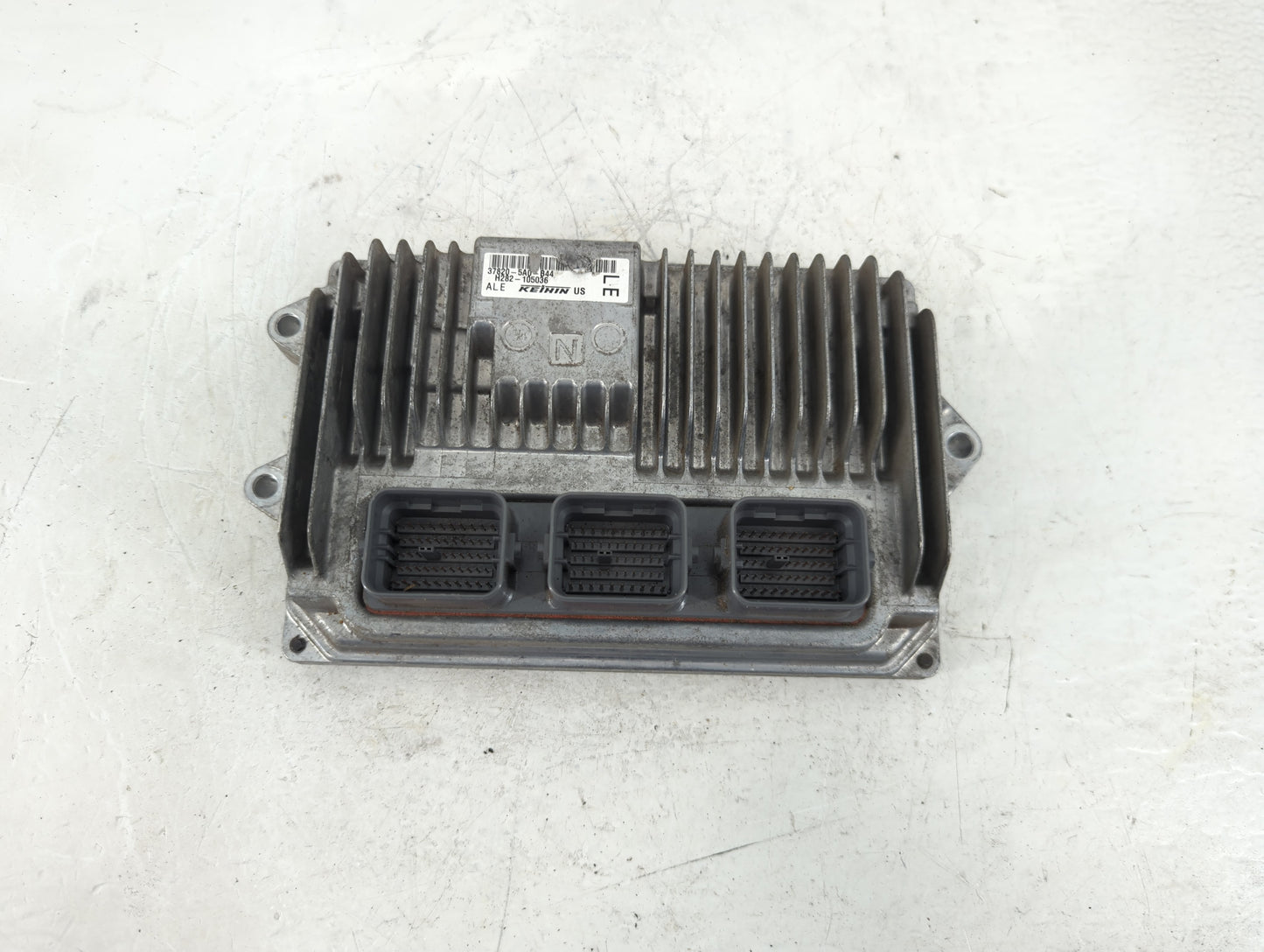 2016-2017 Honda Accord PCM Engine Control Computer ECU ECM PCU OEM P/N:37820-5A0-B44 Fits Fits 2016 2017 OEM Used Auto Parts