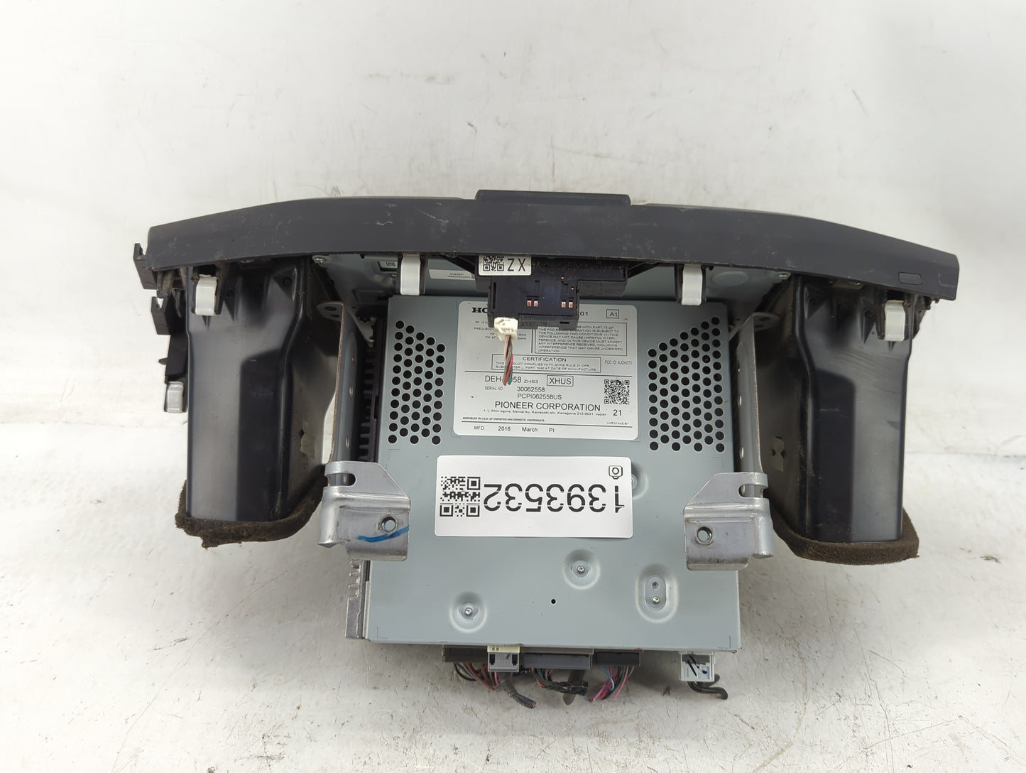 2016-2017 Honda Accord Radio AM FM Cd Player Receiver Replacement P/N:39100-T2F-A101 Fits Fits 2016 2017 OEM Used Auto Parts