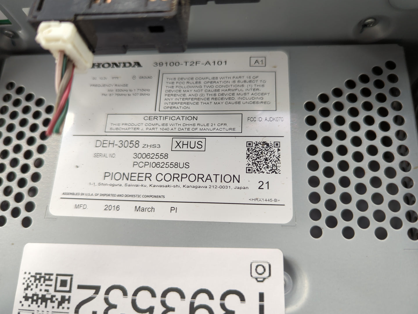 2016-2017 Honda Accord Radio AM FM Cd Player Receiver Replacement P/N:39100-T2F-A101 Fits Fits 2016 2017 OEM Used Auto Parts