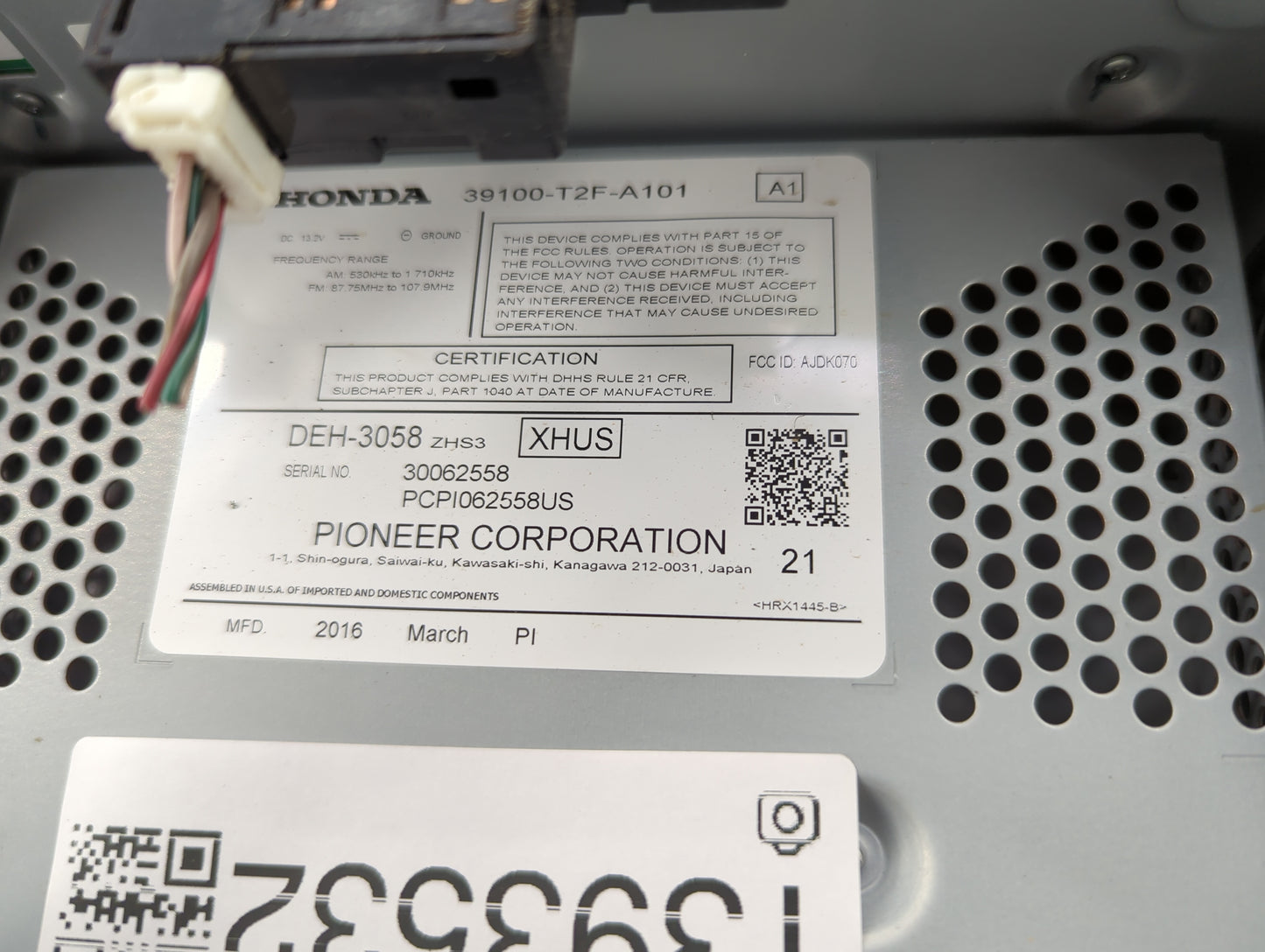 2016-2017 Honda Accord Radio AM FM Cd Player Receiver Replacement P/N:39100-T2F-A101 Fits Fits 2016 2017 OEM Used Auto Parts