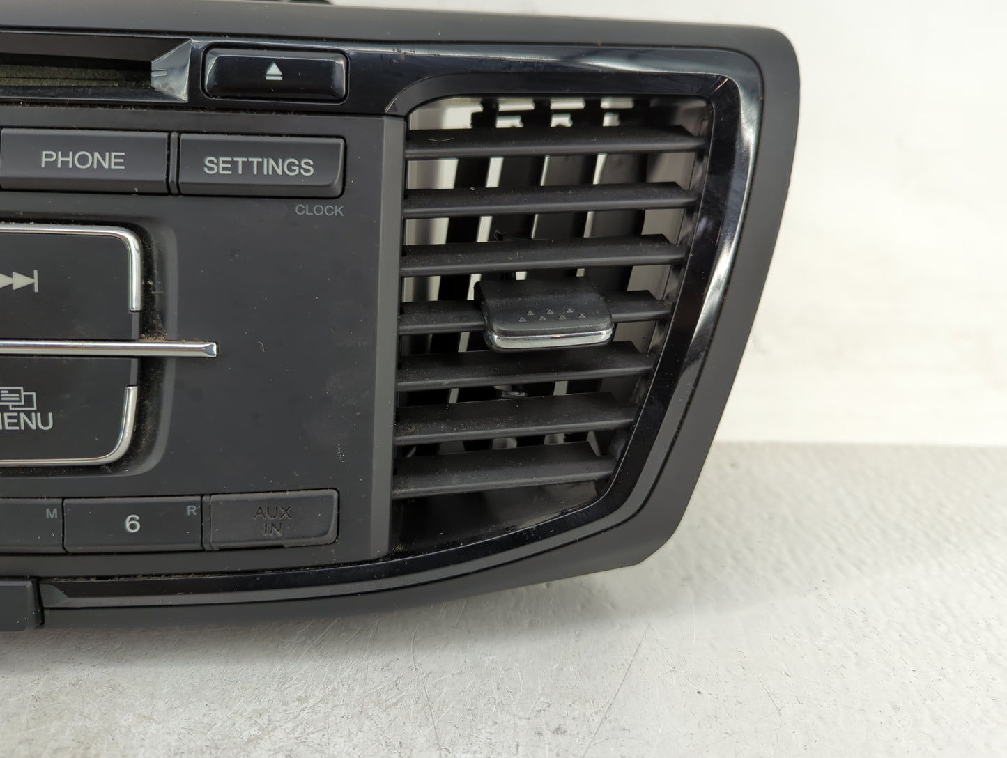 2016-2017 Honda Accord Radio AM FM Cd Player Receiver Replacement P/N:39100-T2A-A121 Fits Fits 2016 2017 OEM Used Auto Parts
