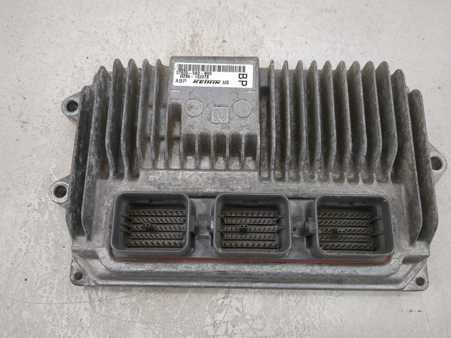 2016-2017 Honda Accord PCM Engine Control Computer ECU ECM PCU OEM P/N:37820-5A0-B65 Fits Fits 2016 2017 OEM Used Auto Parts