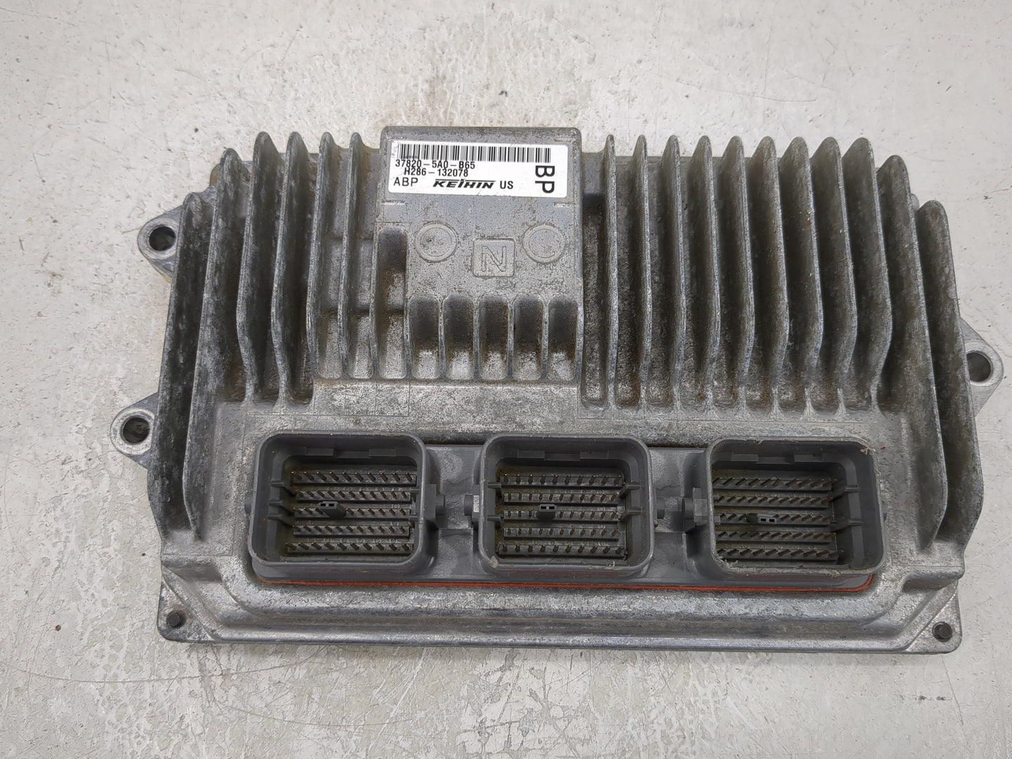 2016-2017 Honda Accord PCM Engine Control Computer ECU ECM PCU OEM P/N:37820-5A0-B65 Fits Fits 2016 2017 OEM Used Auto Parts