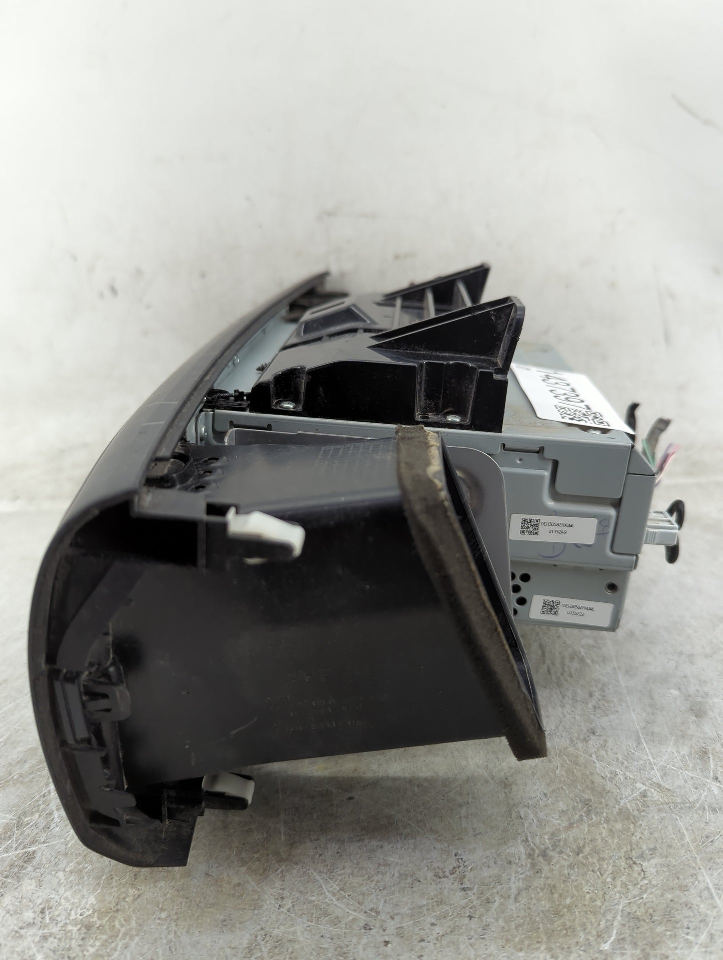 2016-2017 Honda Accord Radio AM FM Cd Player Receiver Replacement Fits Fits 2016 2017 OEM Used Auto Parts - Oemusedautoparts