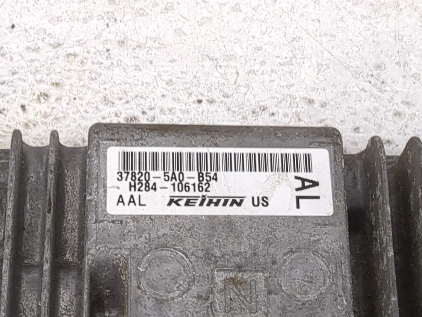 2016-2017 Honda Accord PCM Engine Control Computer ECU ECM PCU OEM P/N:37820-5A0-854 37820-5A0-L32 Fits Fits 2016 2017 OEM U