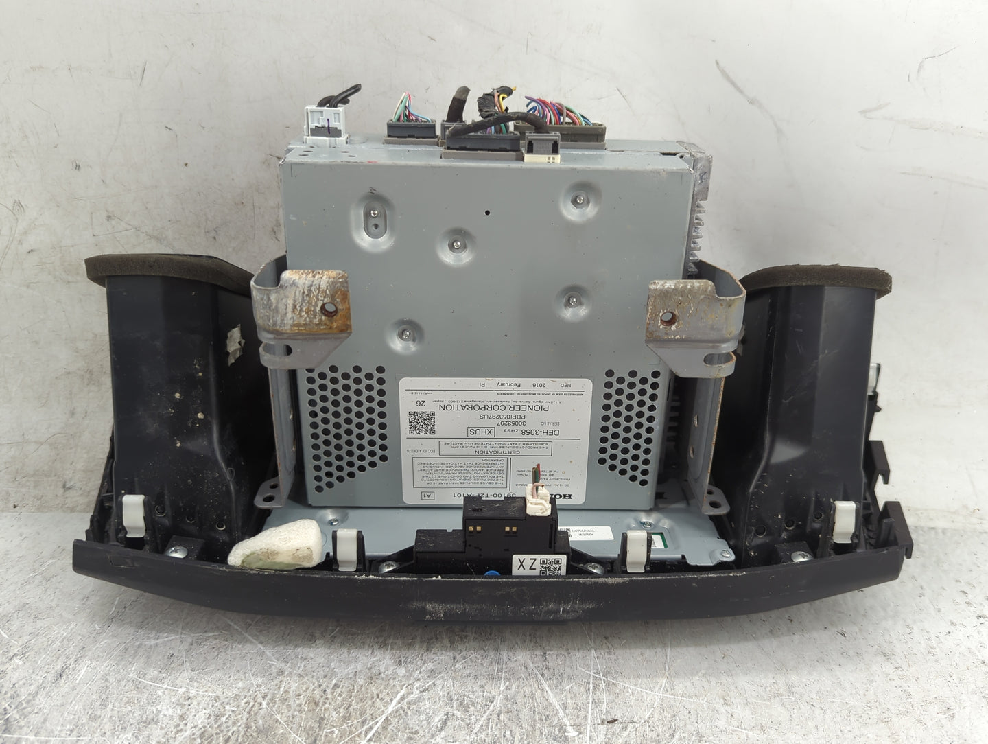 2016-2017 Honda Accord Radio AM FM Cd Player Receiver Replacement P/N:39100-T2F-A101 DEH-3058, 77610-T2FA-A01 Fits Fits 2016