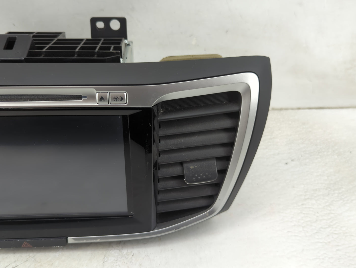 2016 Honda Accord Information Display Screen - Oemusedautoparts1.com