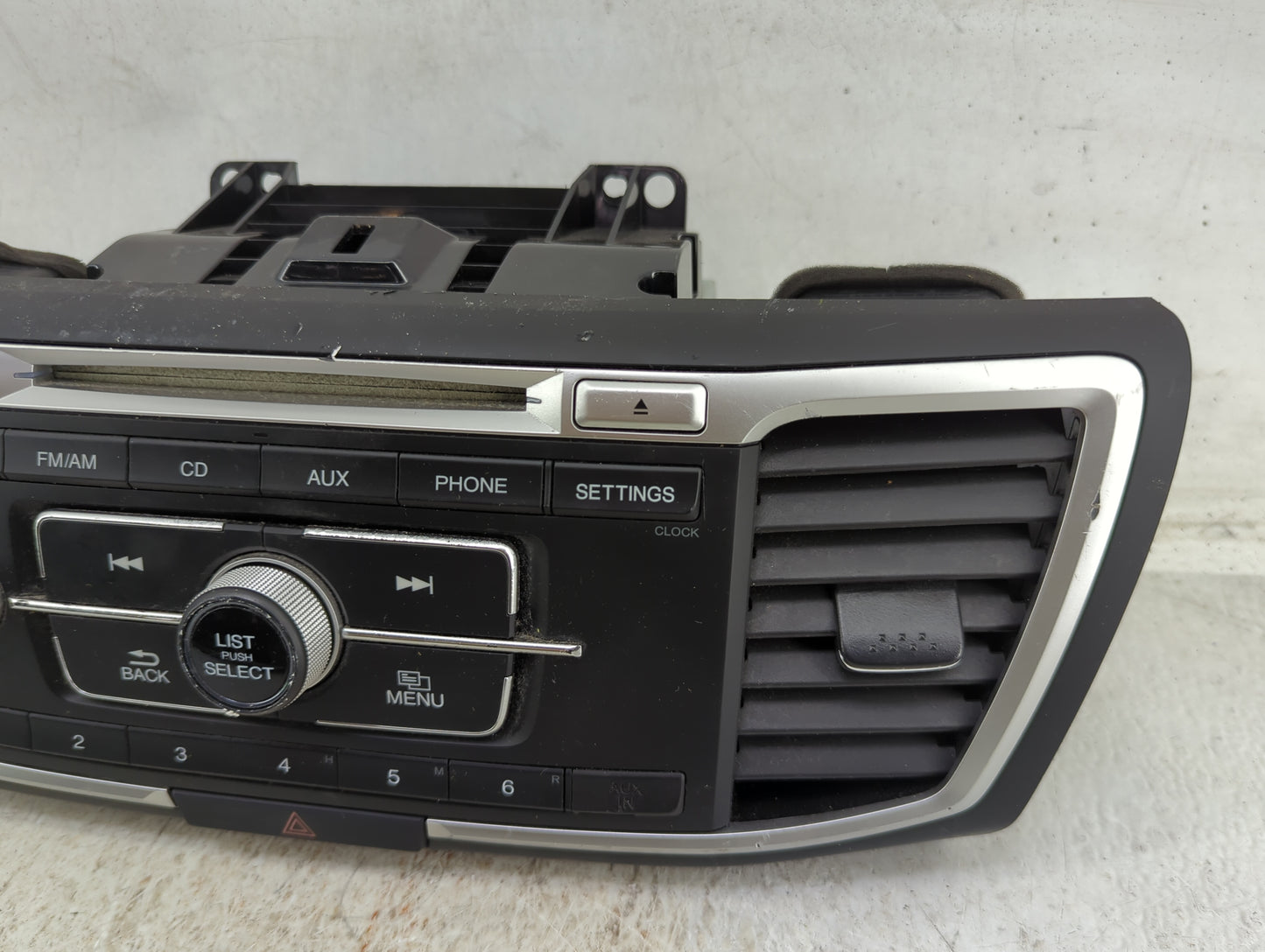 2016-2017 Honda Accord Radio AM FM Cd Player Receiver Replacement P/N:CD9806ZHXUWL U064379, CWT1644, U019297 Fits Fits 2016 