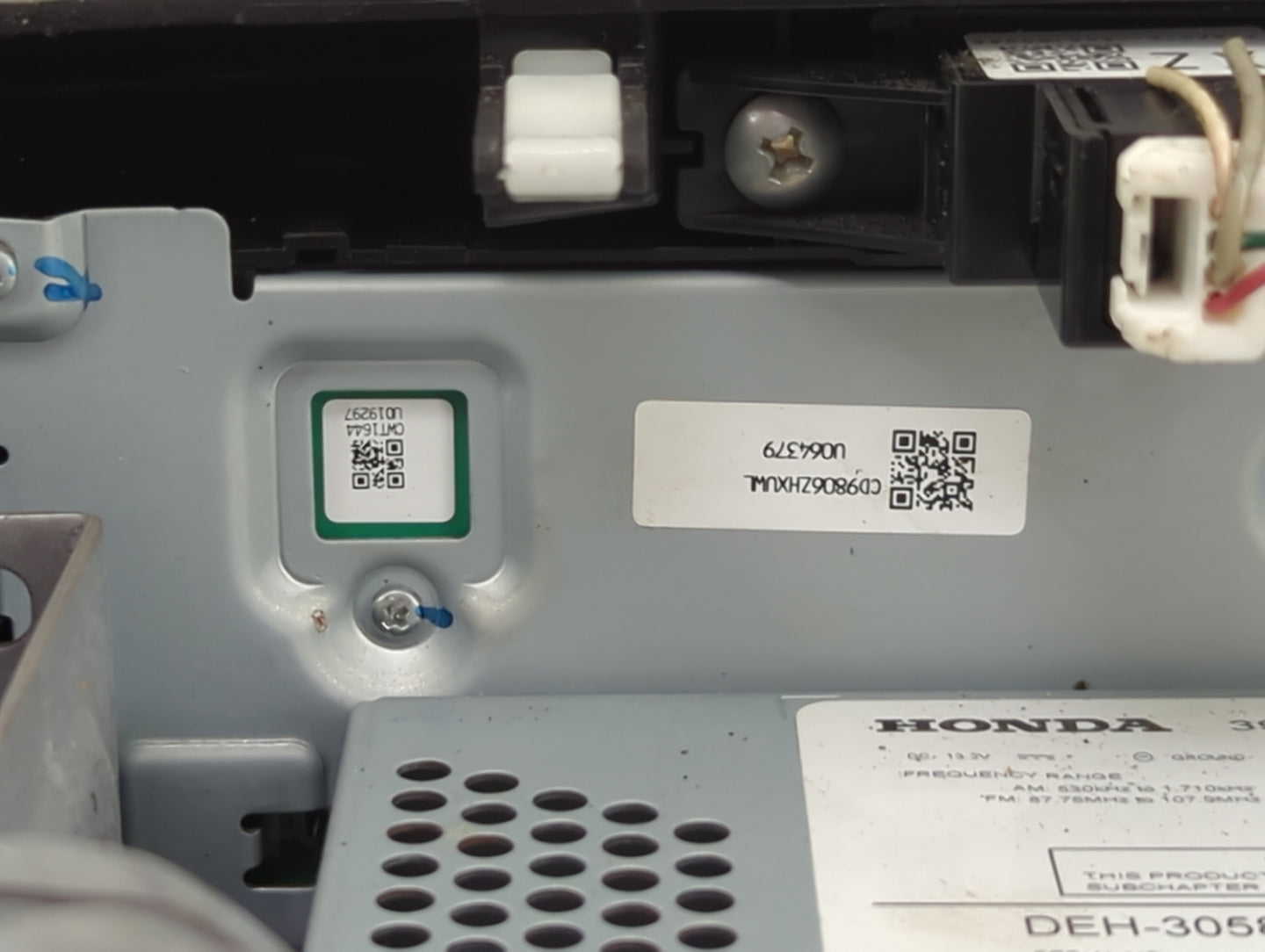 2016-2017 Honda Accord Radio AM FM Cd Player Receiver Replacement P/N:CD9806ZHXUWL U064379, CWT1644, U019297 Fits Fits 2016 
