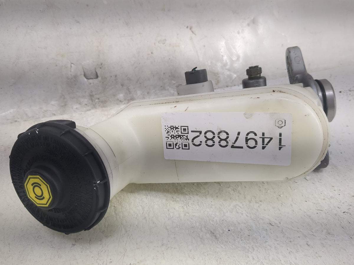2013-2017 Honda Accord Brake Master Cylinder 1497882 - Oemusedautoparts1.com