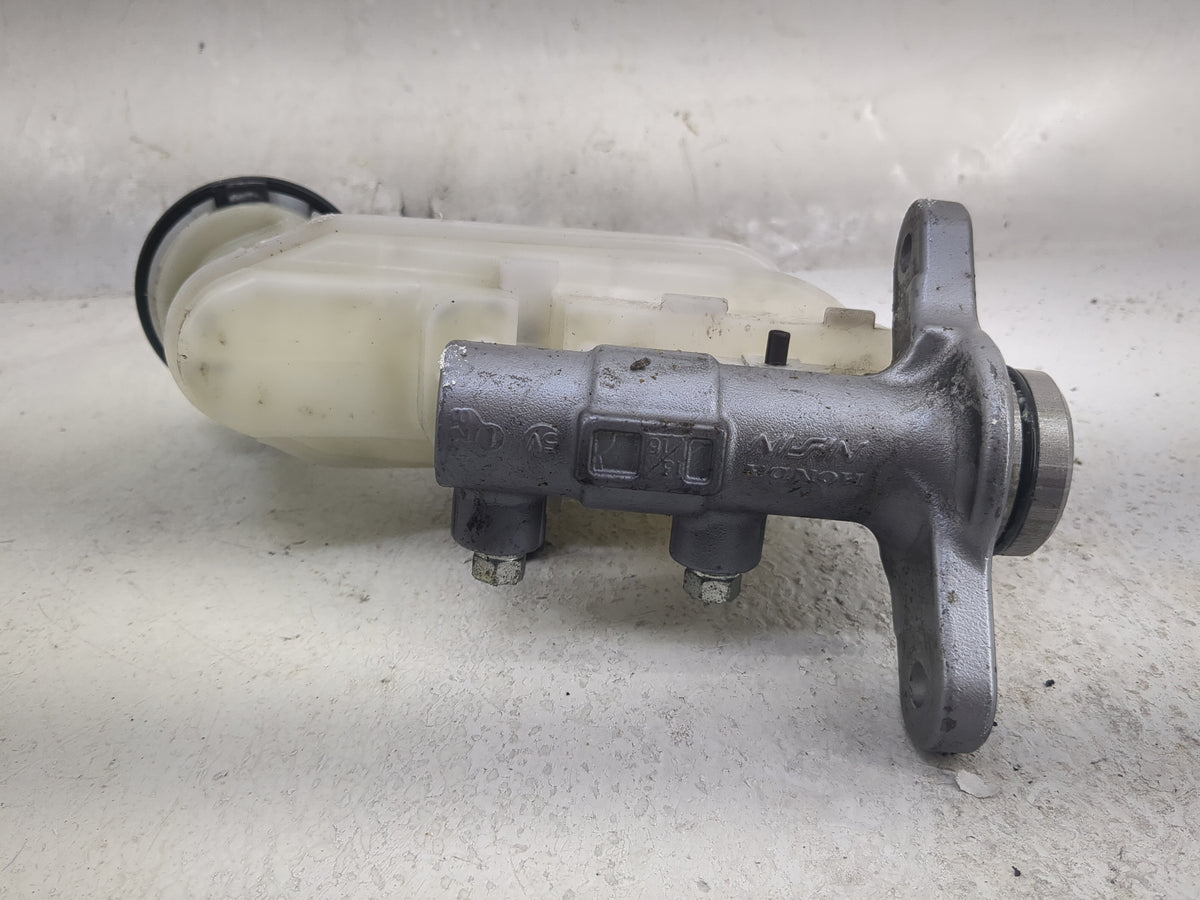 2013-2017 Honda Accord Brake Master Cylinder 1497882 - Oemusedautoparts1.com