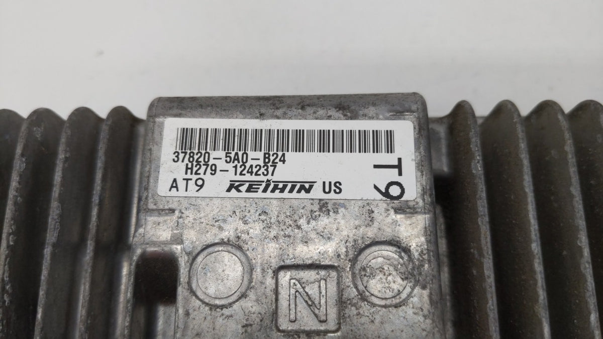 2016-2017 Honda Accord PCM Engine Control Computer ECU ECM PCU OEM P/N:37820-5A0-B25 Fits 2016 2017 OEM Used Auto Parts - Oe