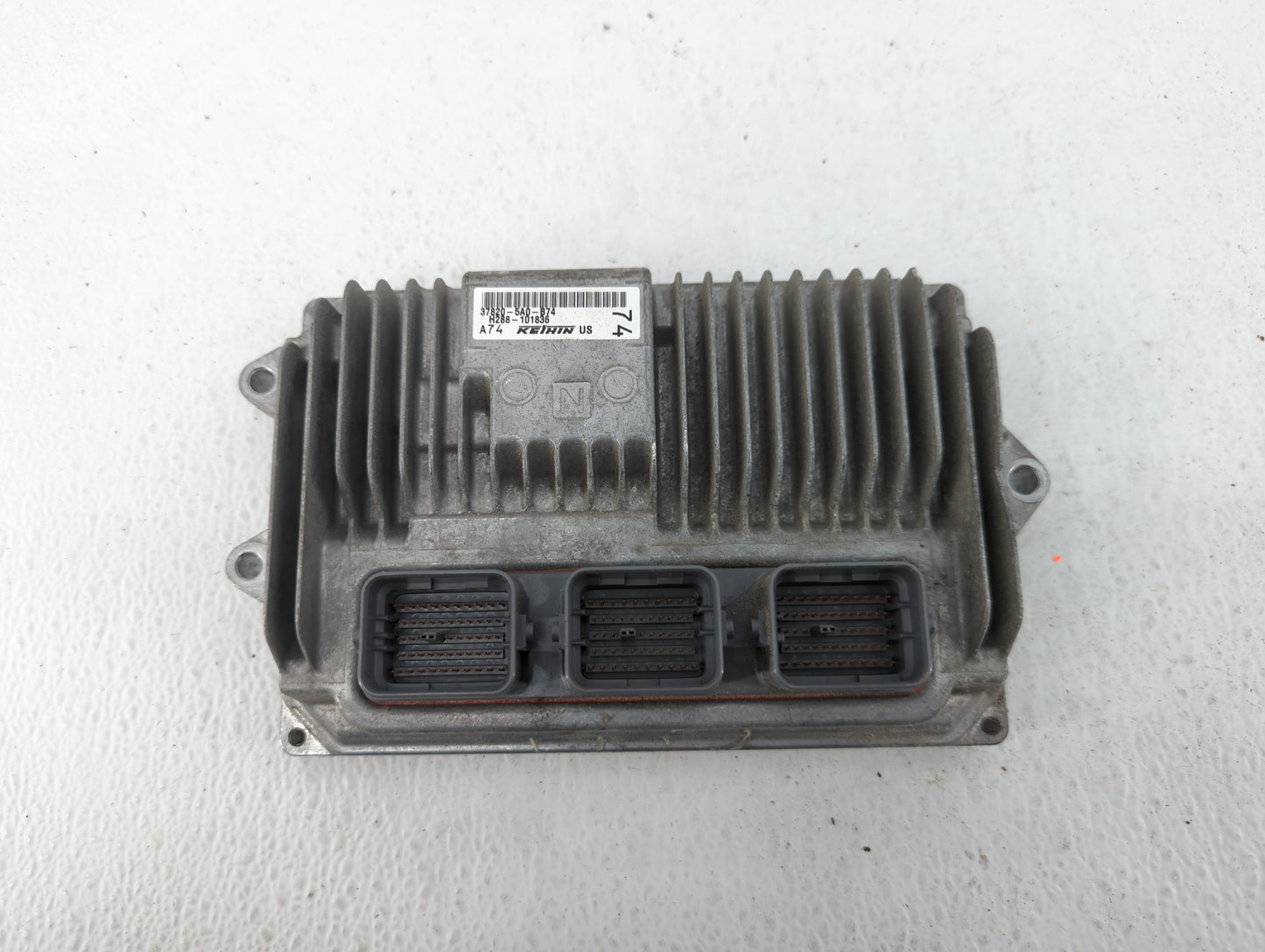 2016-2017 Honda Accord PCM Engine Control Computer ECU ECM PCU OEM P/N:37820-5A0-B74 Fits Fits 2016 2017 OEM Used Auto Parts