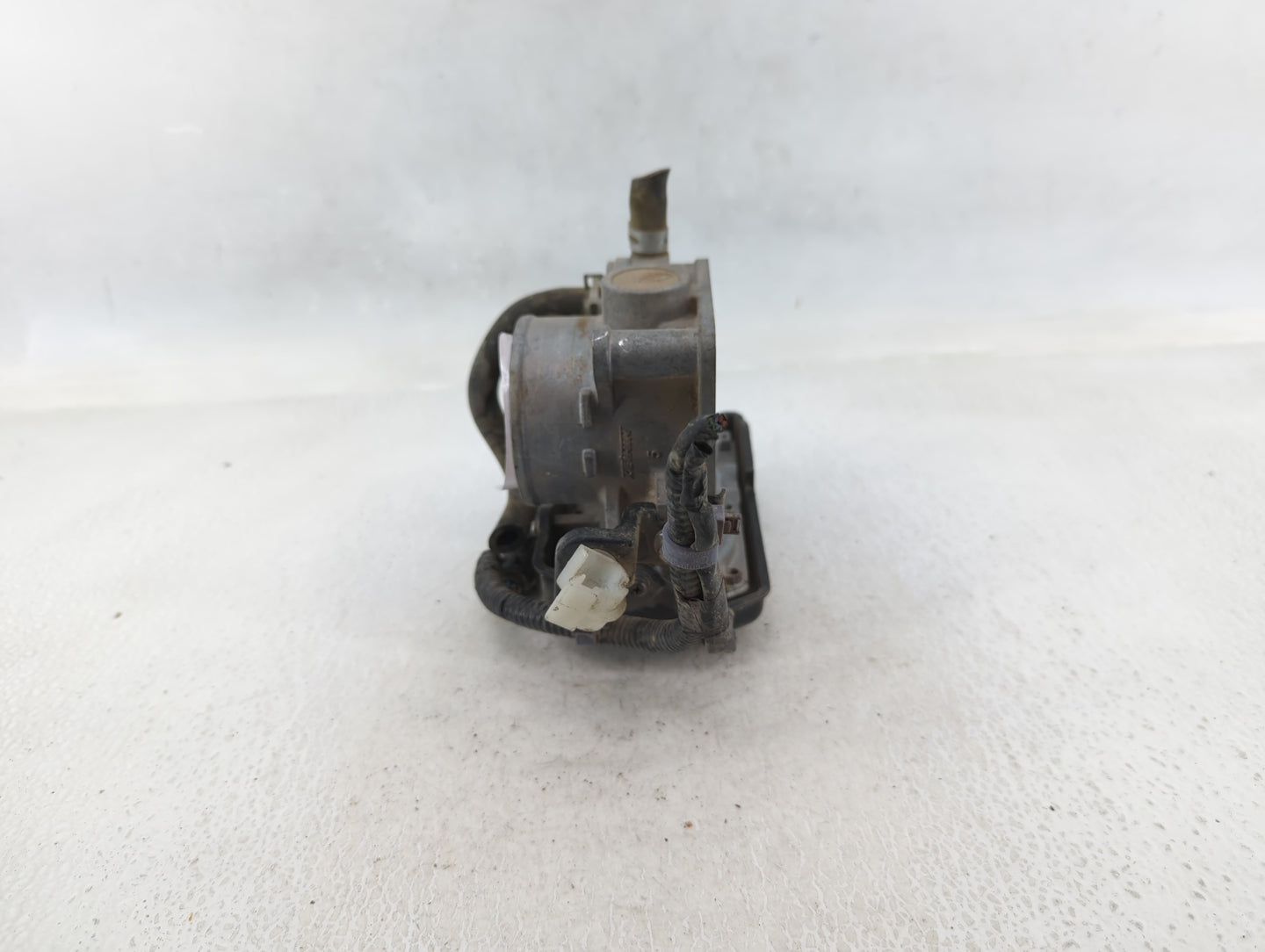 2013-2017 Honda Accord Throttle Body P/N:GMF 4A Fits Fits 2013 2014 2015 2016 2017 2018 2019 2020 2021 2022 OEM Used Auto Pa