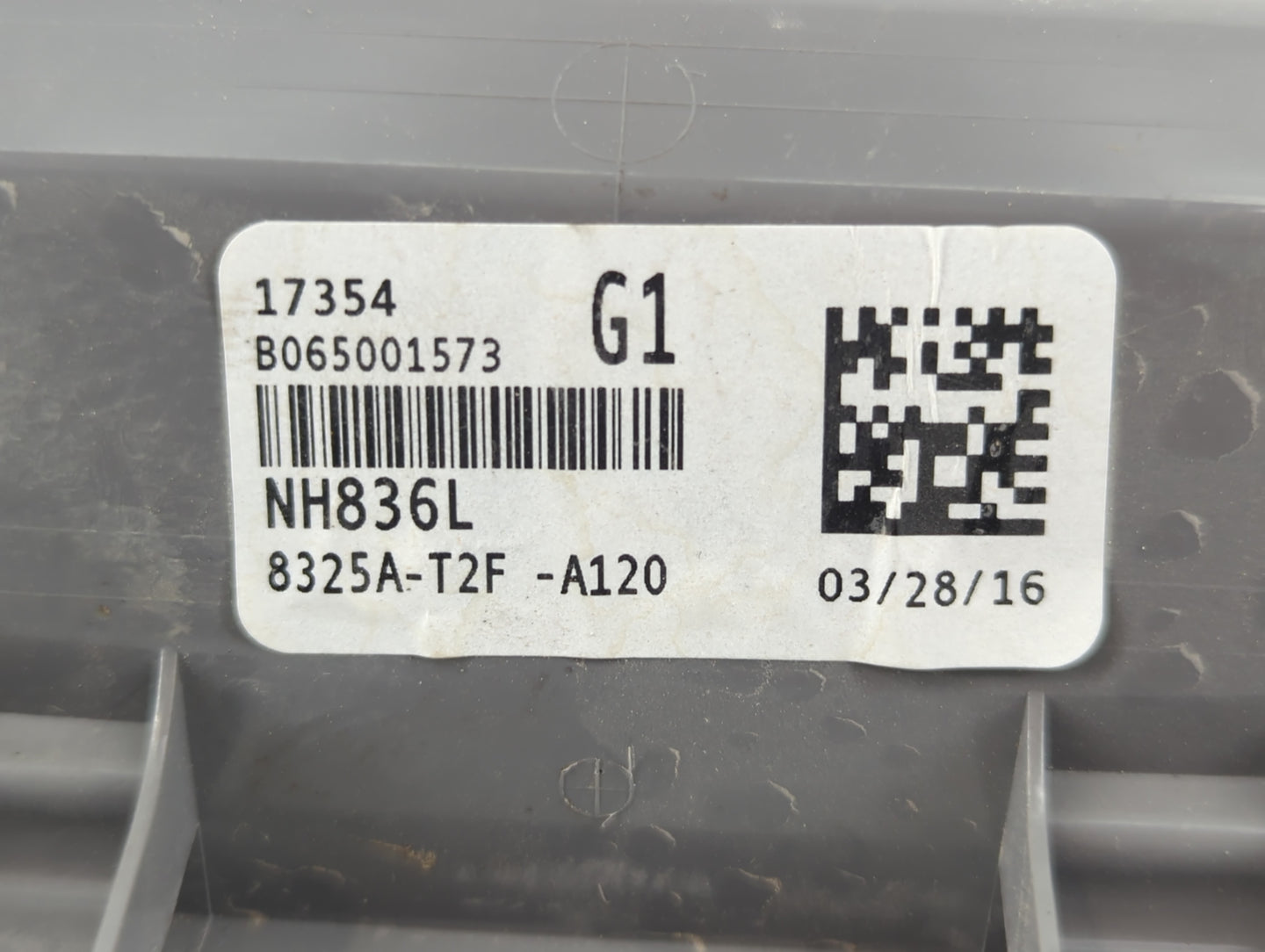 2016 Honda Accord Overhead Roof Console 798169 - Oemusedautoparts1.com