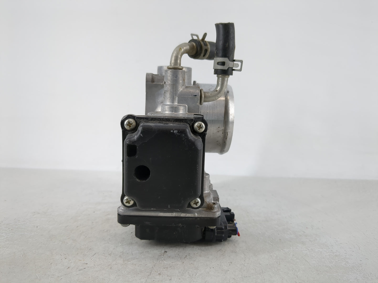 2016-2022 Honda Civic Throttle Body P/N:M60509 GMG9A Fits Fits 2016 2017 2018 2019 2020 2021 2022 OEM Used Auto Parts - Oemu