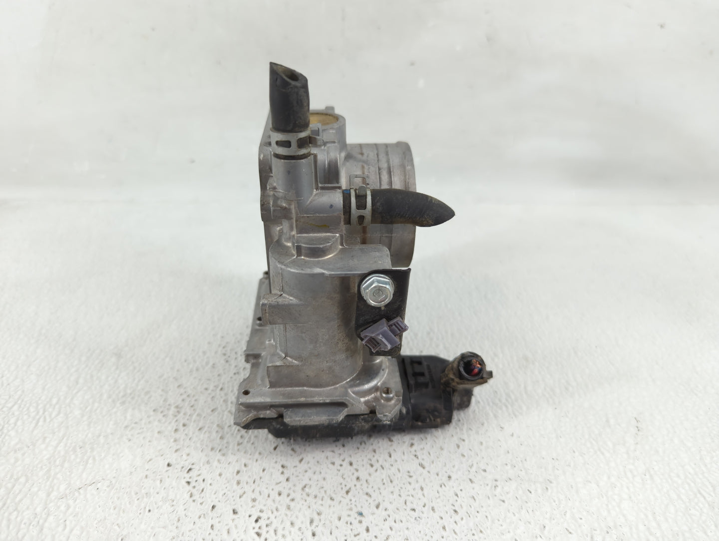 2016-2022 Honda Civic Throttle Body P/N:M60911 GMH1A Fits Fits 2016 2017 2018 2019 2020 2021 2022 OEM Used Auto Parts - Oemu