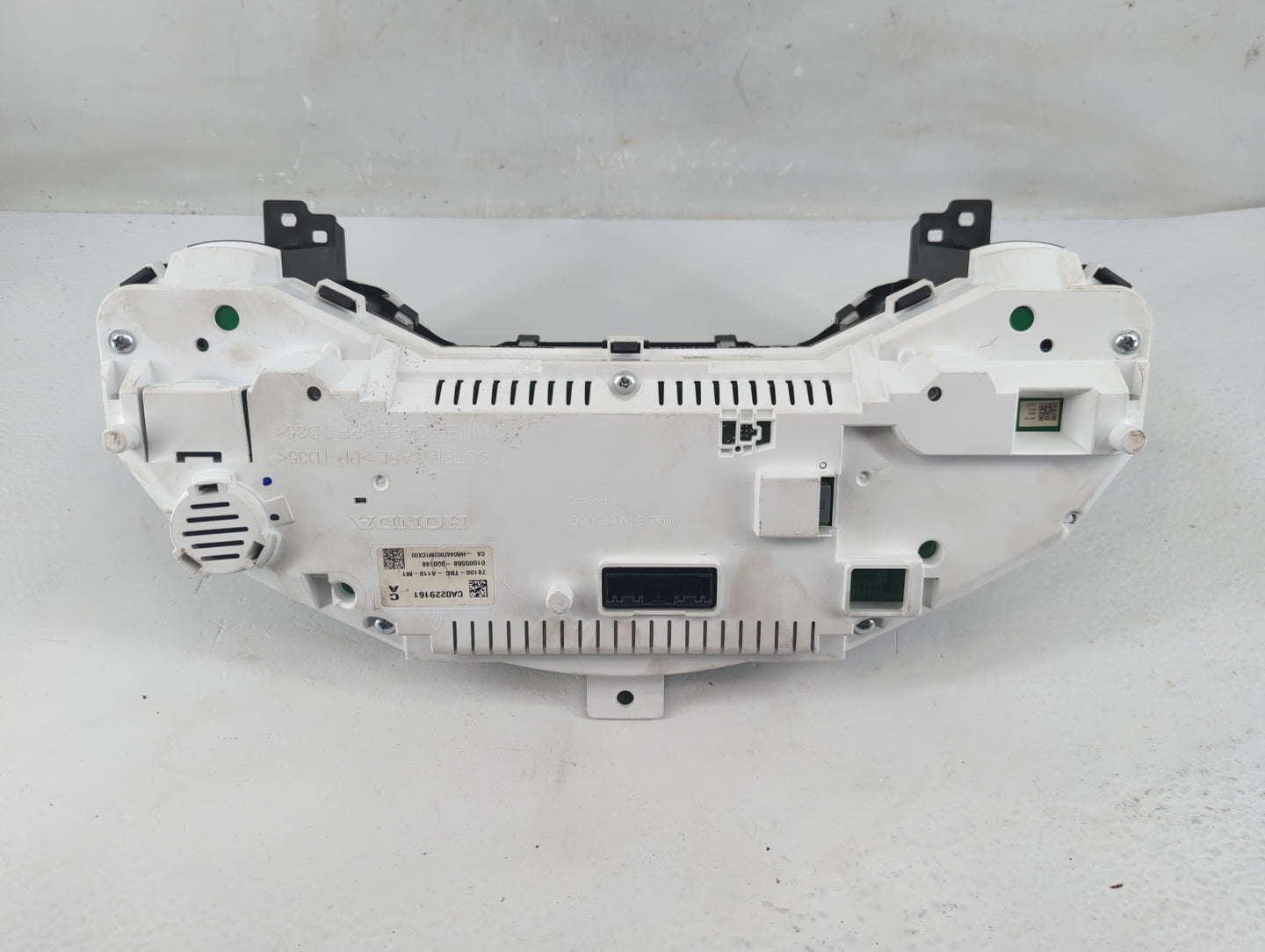 2016-2018 Honda Civic Instrument Cluster Speedometer Gauges P/N:78100-TBC-A110-M1 Fits Fits 2016 2017 2018 OEM Used Auto Par
