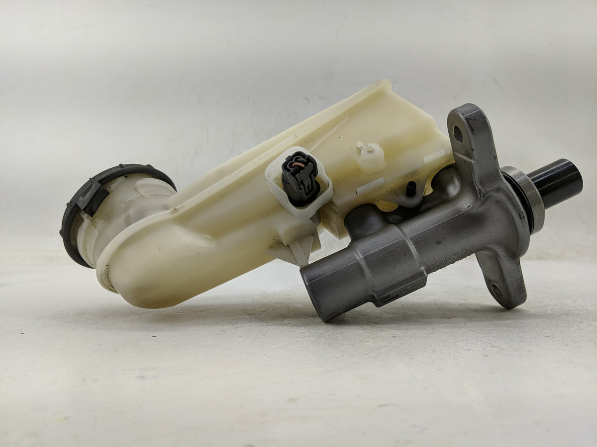 Honda Civic Brake Master Cylinder 1312687 - Oemusedautoparts1.com