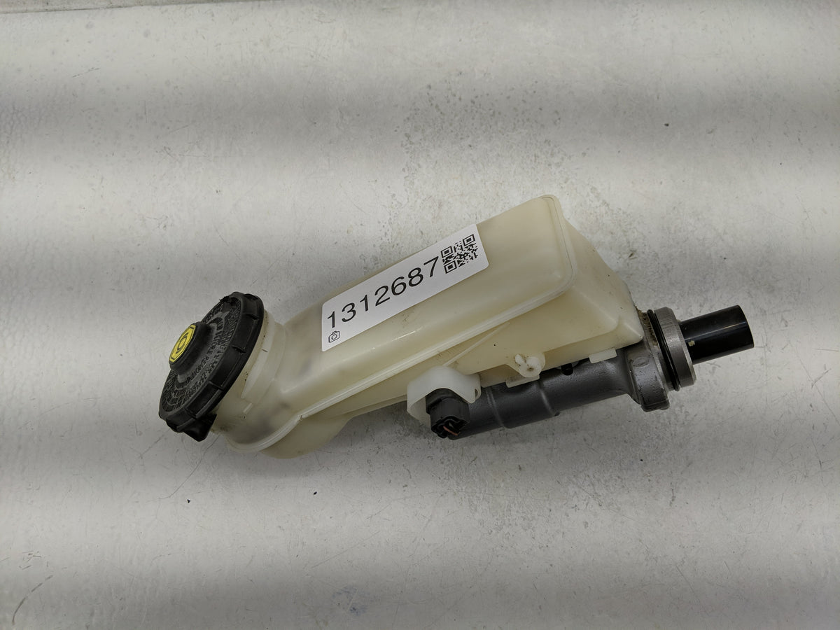 Honda Civic Brake Master Cylinder 1312687 - Oemusedautoparts1.com