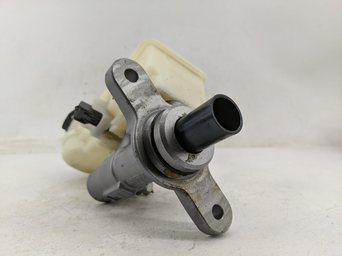 Honda Civic Brake Master Cylinder 1312687 - Oemusedautoparts1.com