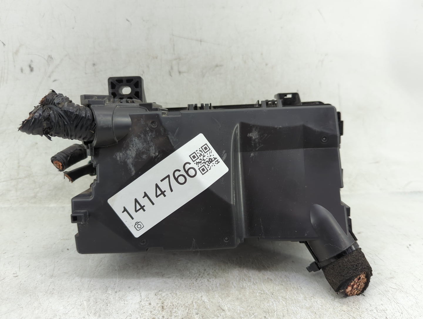 2016-2018 Honda Civic Fusebox Fuse Box Panel Relay Module P/N:TBA A210 A2 Fits Fits 2016 2017 2018 OEM Used Auto Parts - Oem