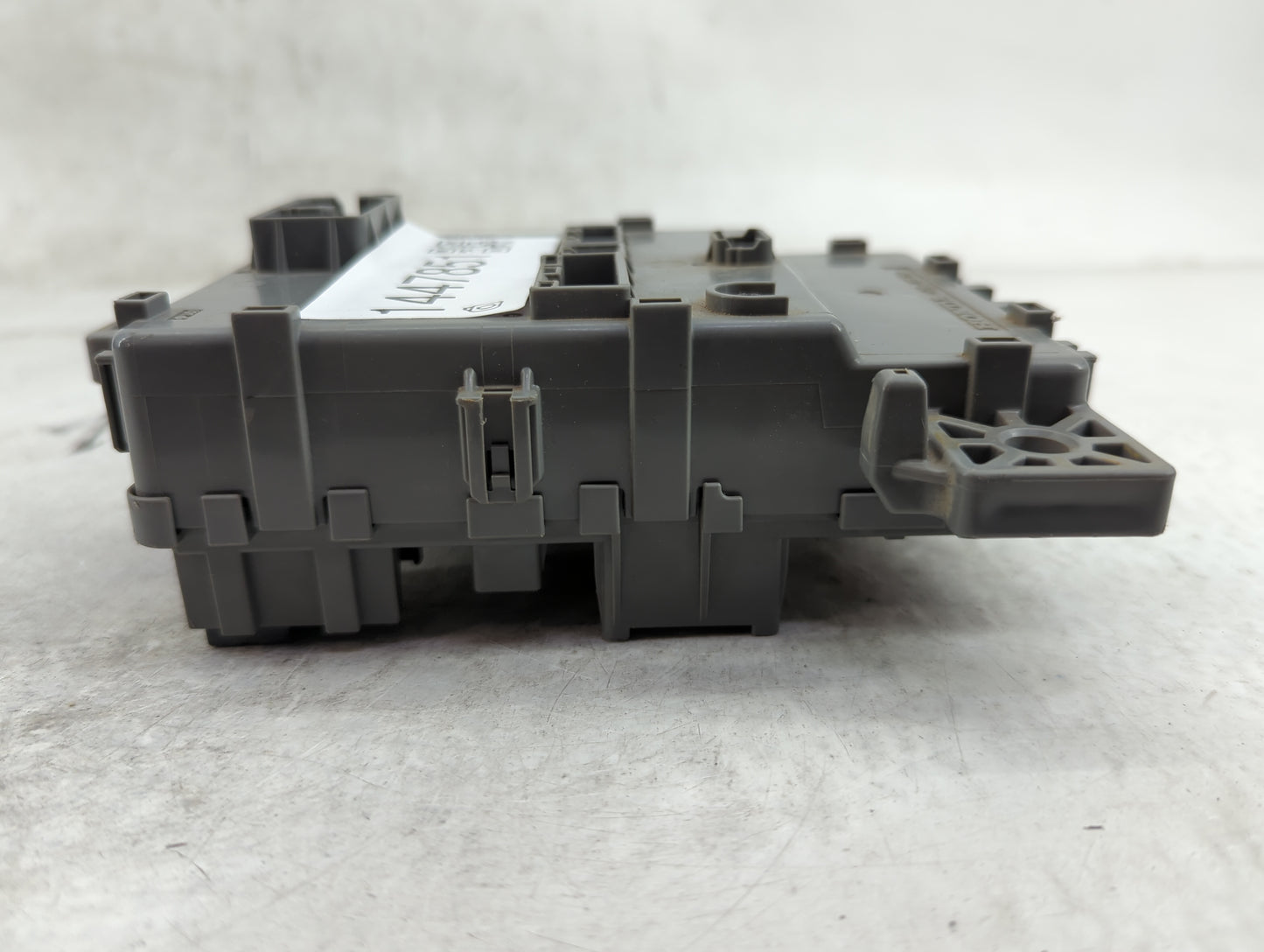 2016-2017 Honda Civic Body Control Module Bcm Inner Cabin Fuse Box - Oemusedautoparts1.com