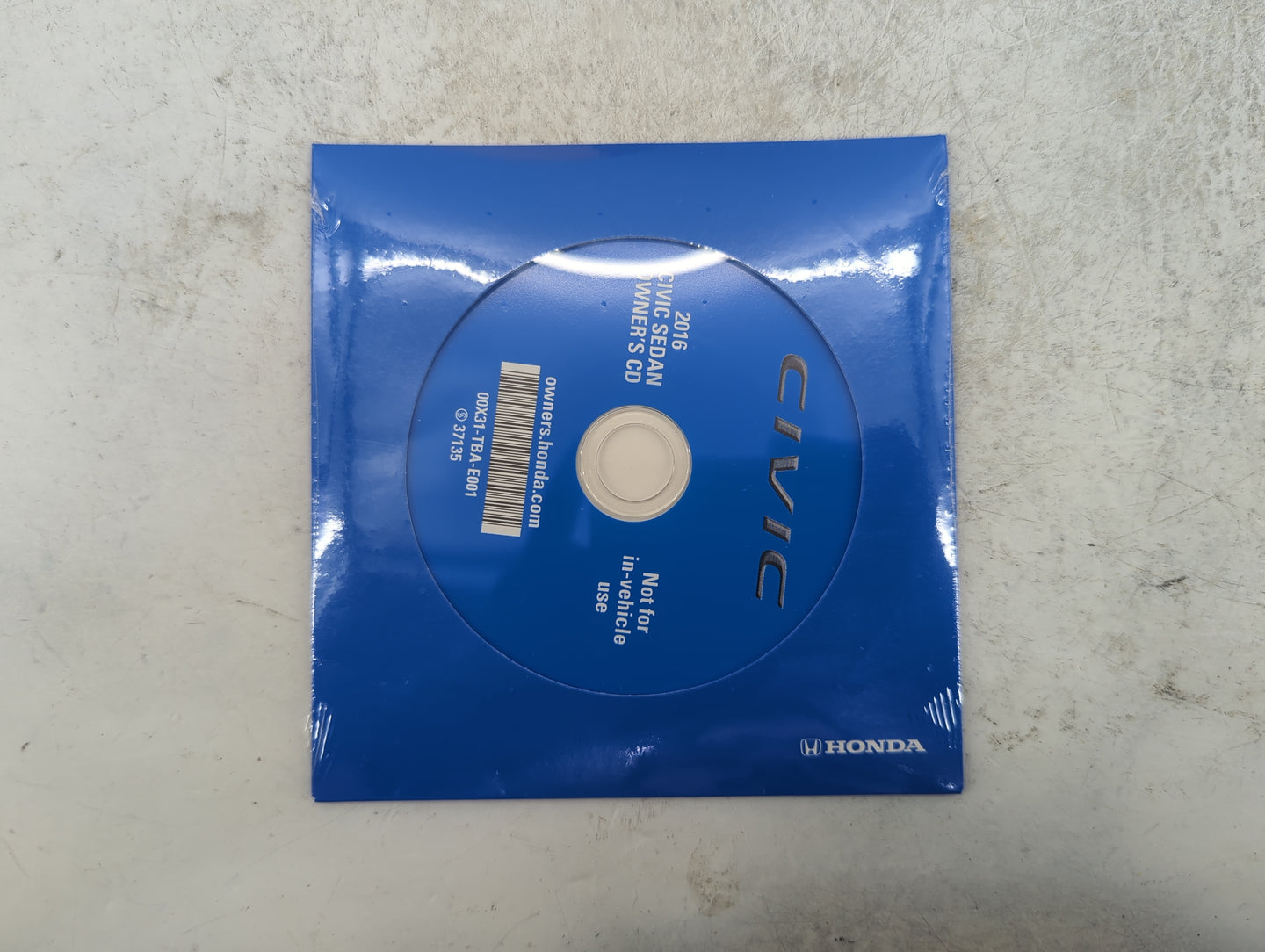 2016 Honda Civic Owners Manual Book Guide P/N:00X31-TBA-G000 A0G02171, 31TBAG00 OEM Used Auto Parts - Oemusedautoparts1.com